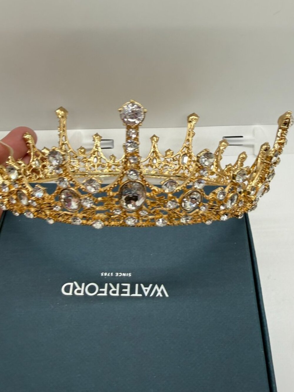Crown - Picture 4 of 7